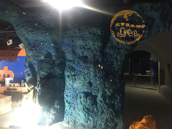 塑石假山.jpg 塑石假山