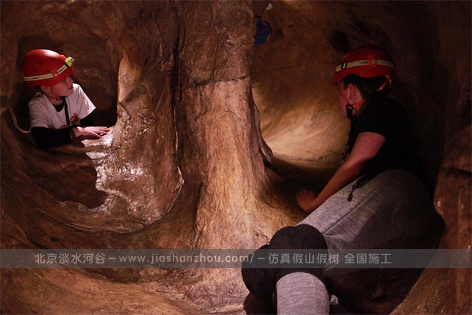 兒童樂園仿真山洞探險(xiǎn)