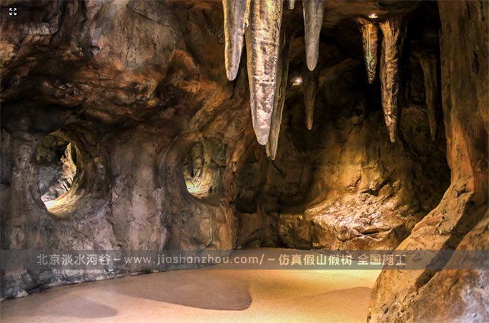 兒童樂園仿真山洞探險(xiǎn)