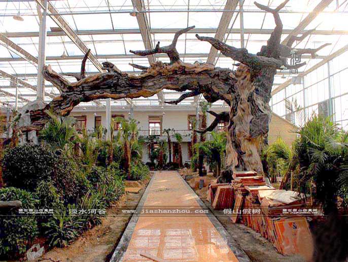 仿真樹(shù)大門(mén).jpg 仿真樹(shù)大門(mén)