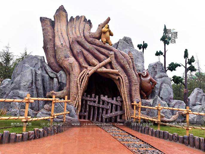 仿真樹(shù)大門(mén).jpg 仿真樹(shù)大門(mén)