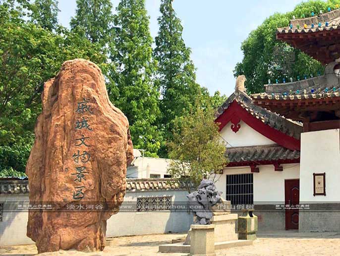 水泥假山.jpg 水泥假山