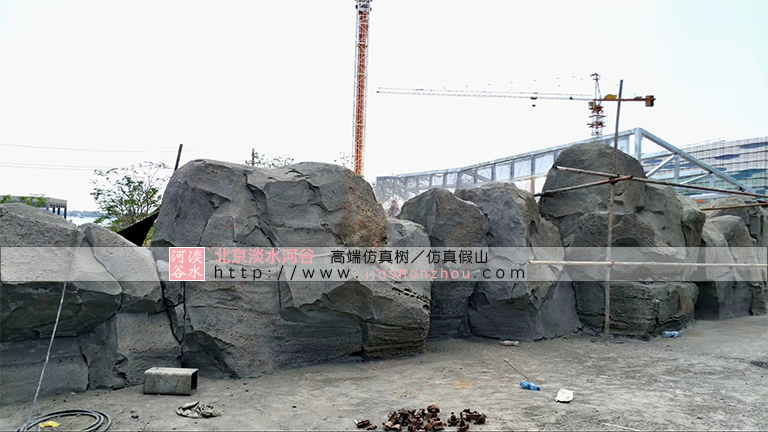 塑石假山.jpg 塑石假山
