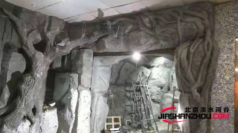 洞穴主題餐廳.jpg 洞穴主題餐廳