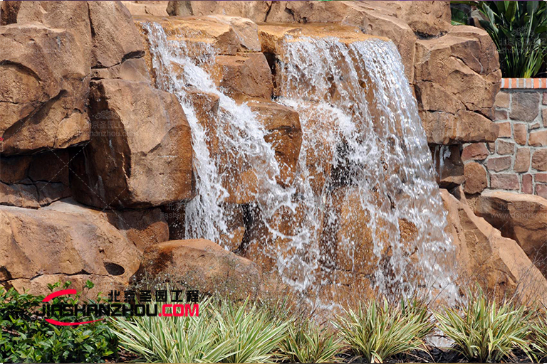 塑石假山.jpg 塑石假山