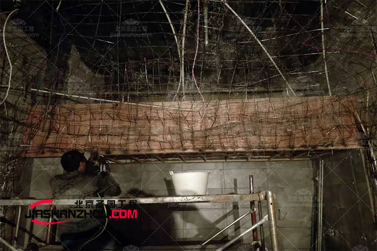 洞穴浴室.jpg 洞穴浴室