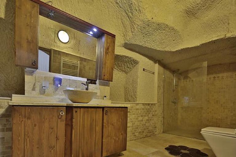 洞穴浴室.jpg 洞穴浴室