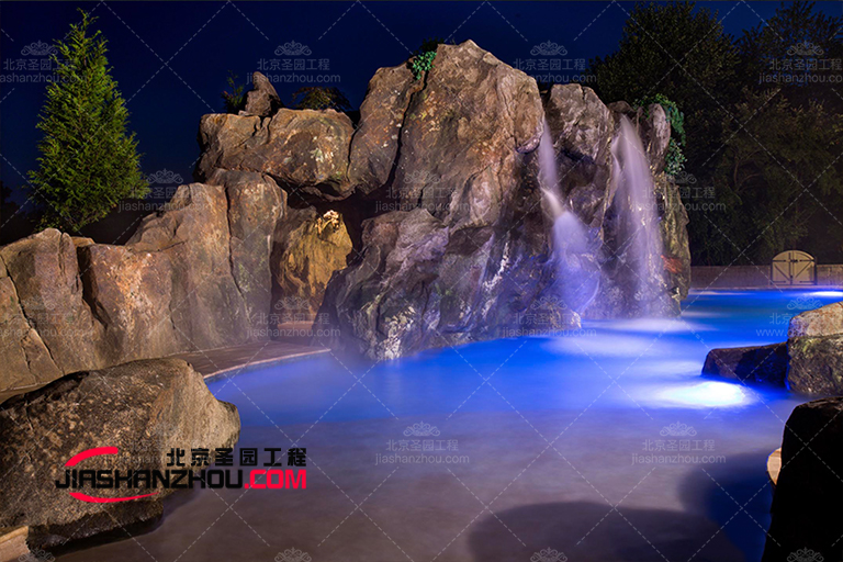 仿真假山.jpg 仿真假山.jpg