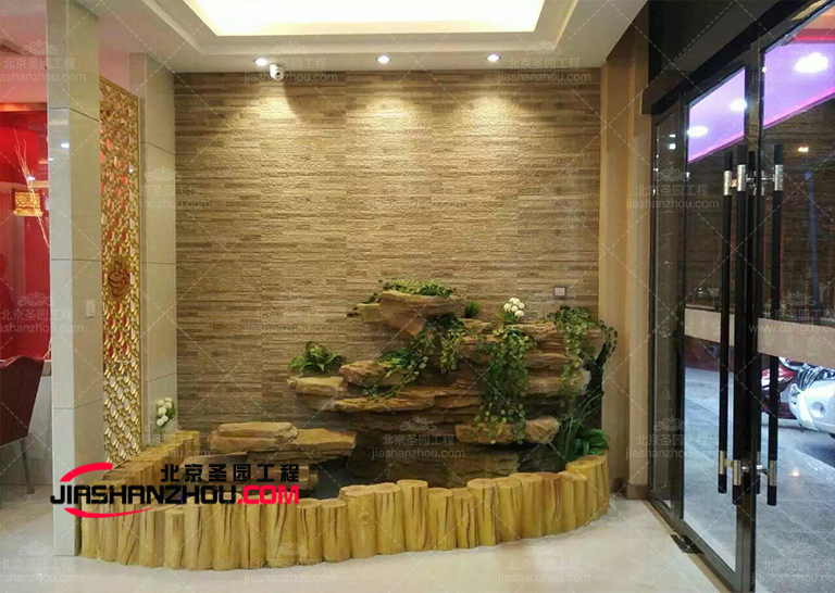 仿真假山.jpg 仿真假山.jpg